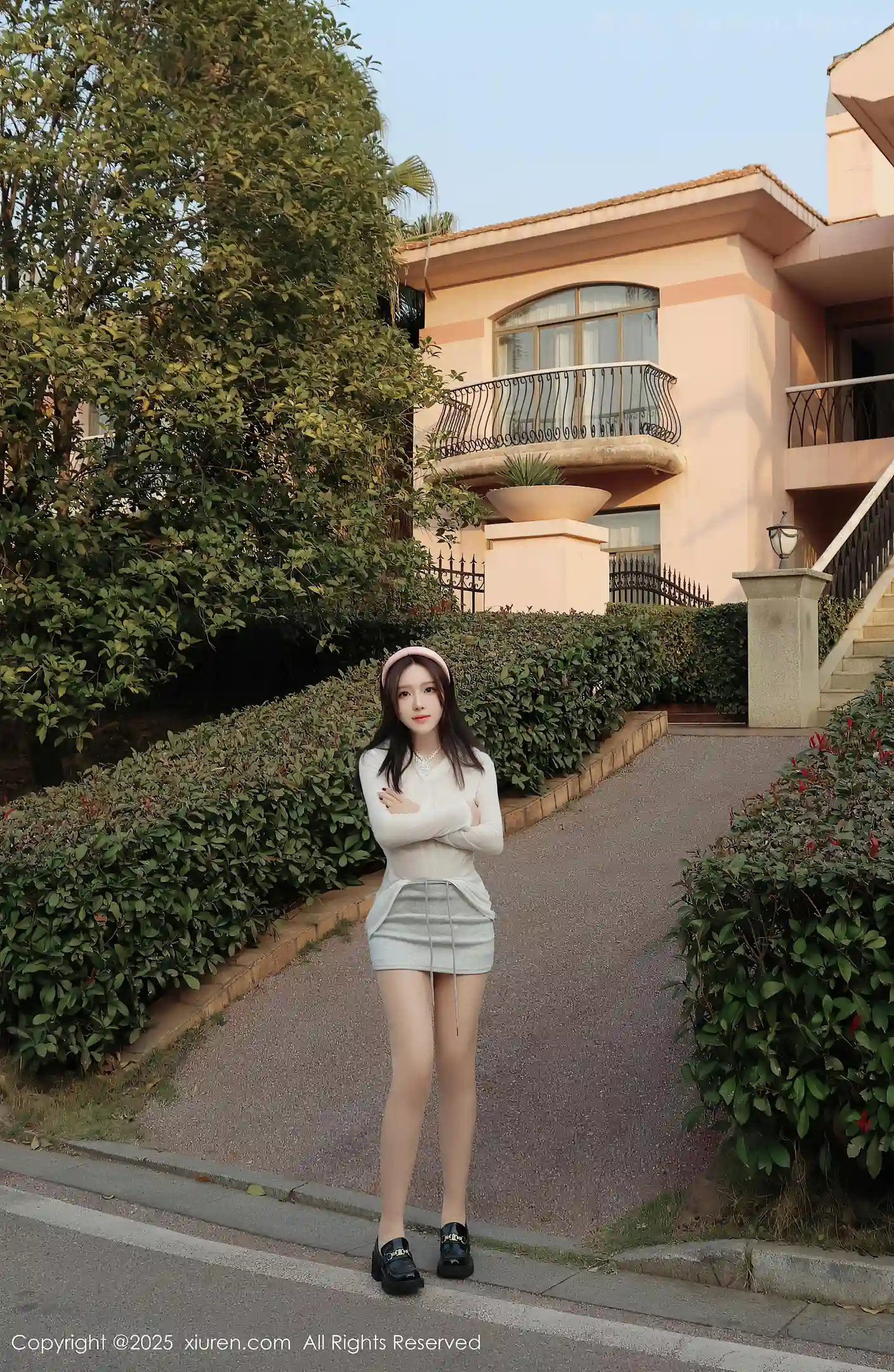 图片[2]-[XiuRen秀人网] VOL.9923 模特小薯条nienie性感薄透白T恤配超薄肉丝秀惹火身材诱惑写真50P-秀人网官方网站